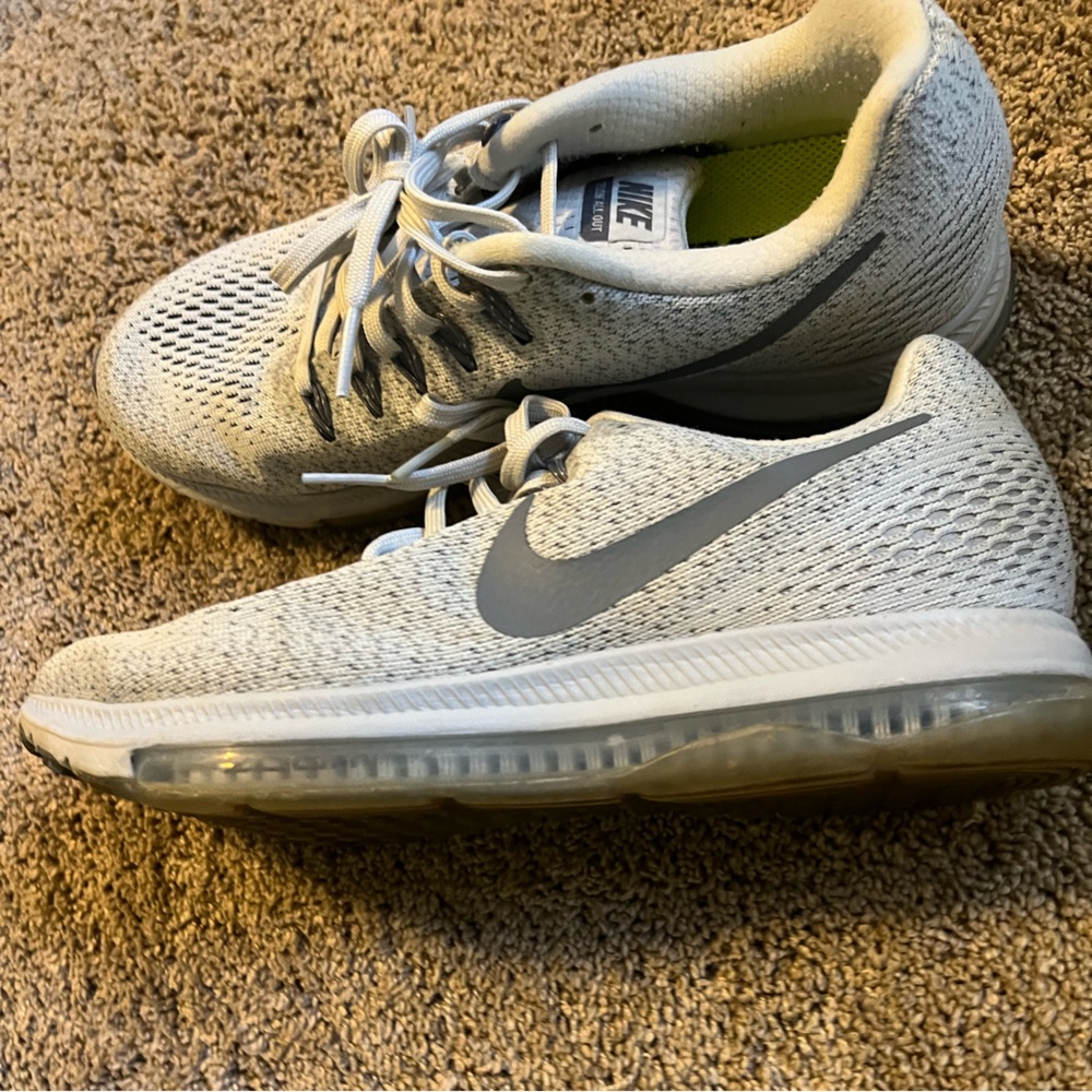 Women’s size 8.5 Nike Athletes Shoes